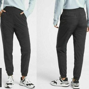 Women’s Athleta Brooklyn Camo Textured Lined Joggers Size 8